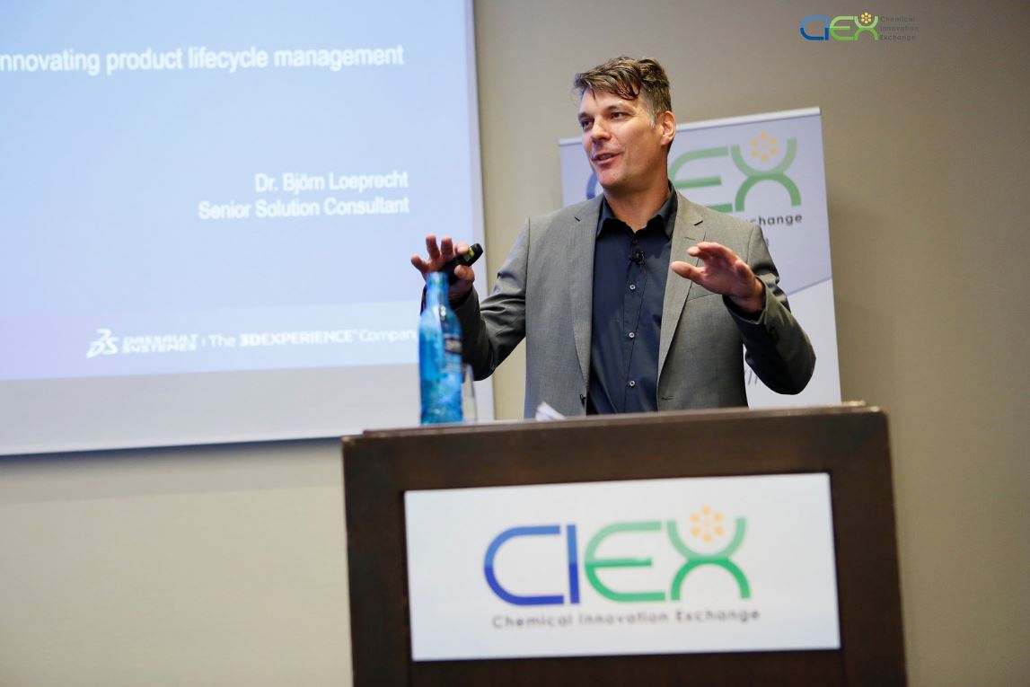 me speaking at the CIEX 2018